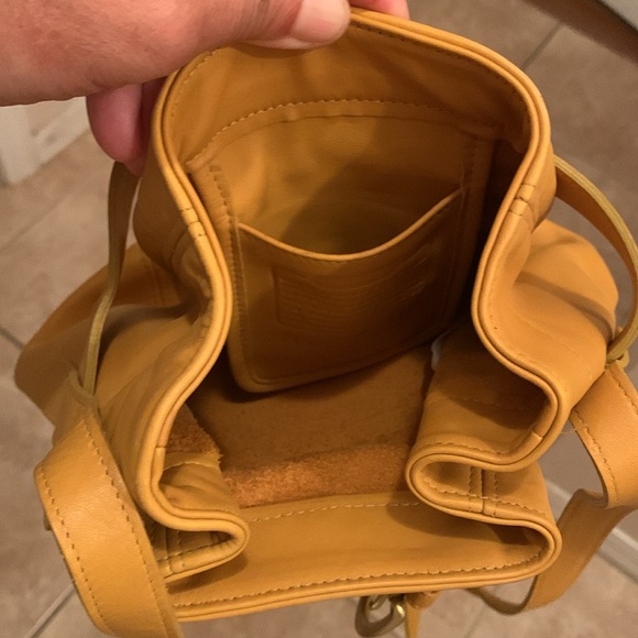 COACH vintage Elegant yellow/brown  Leather Shoulder/Crossbody bucket bag - Picture 13 of 13